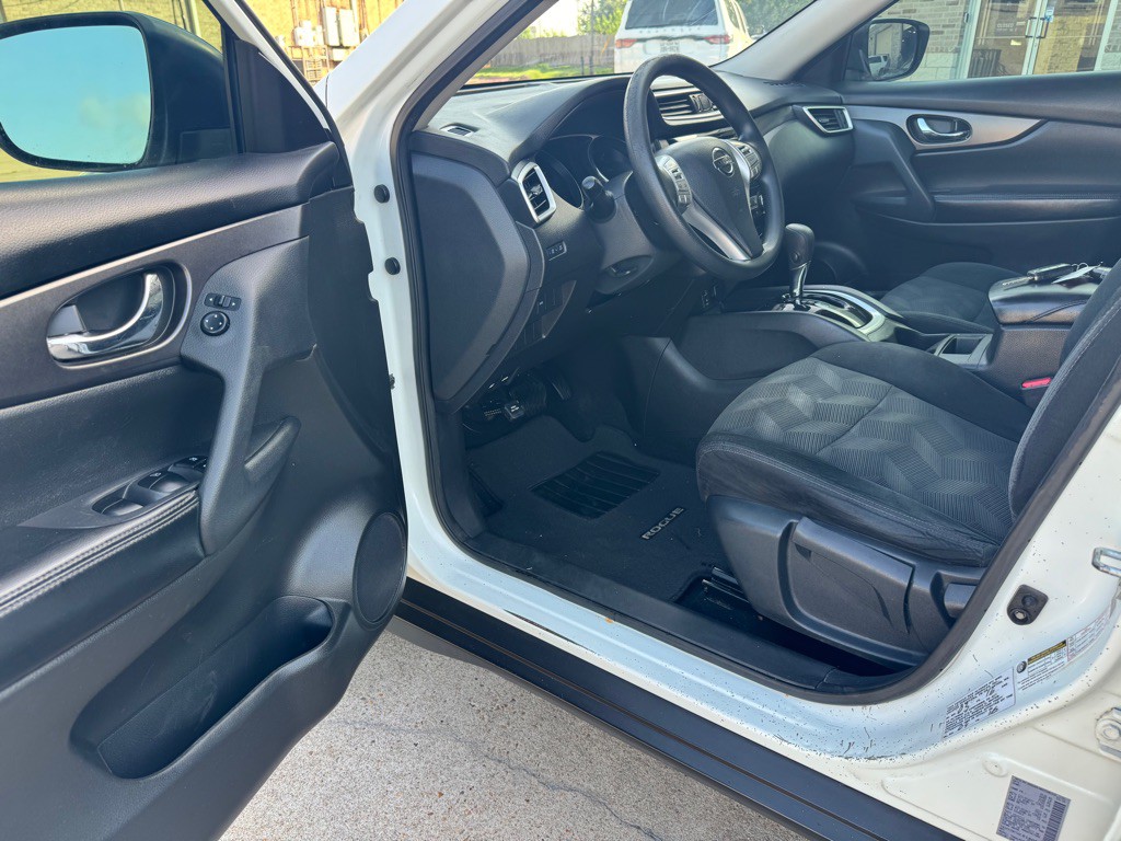 2016 Nissan Rogue Image 21