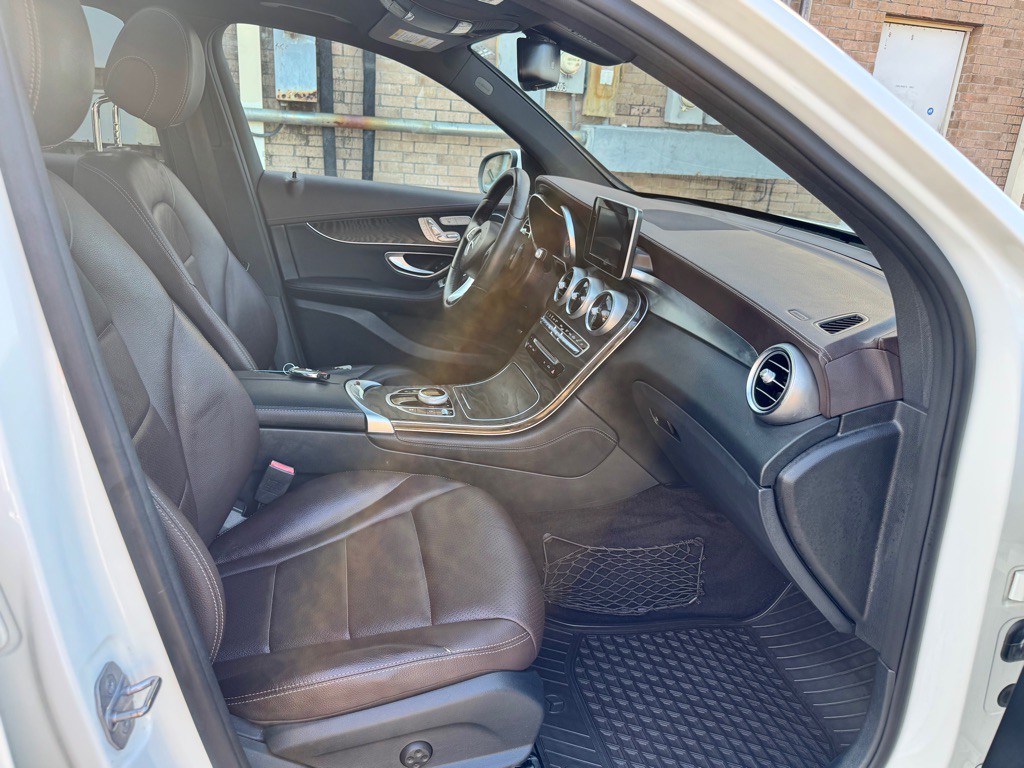 2018 Mercedes-Benz GLC-Class Image 22
