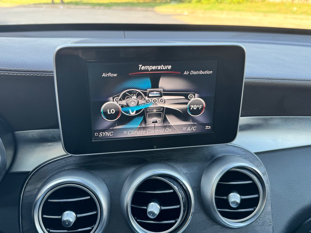 2018 Mercedes-Benz GLC-Class Image 30