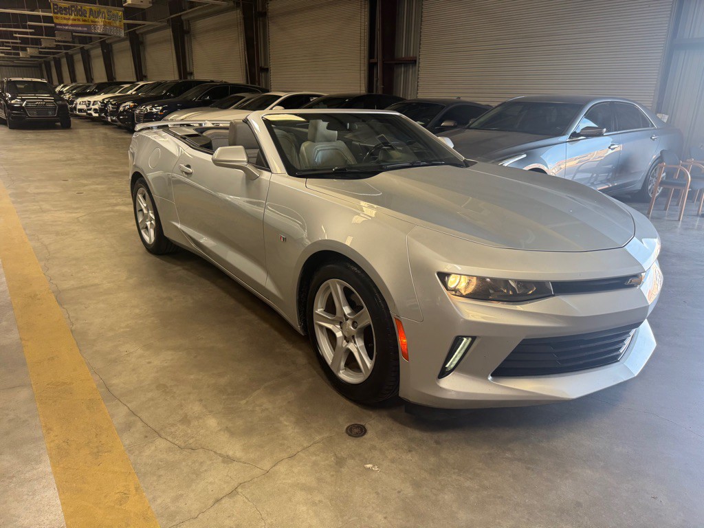 2017 Chevrolet Camaro Image 4