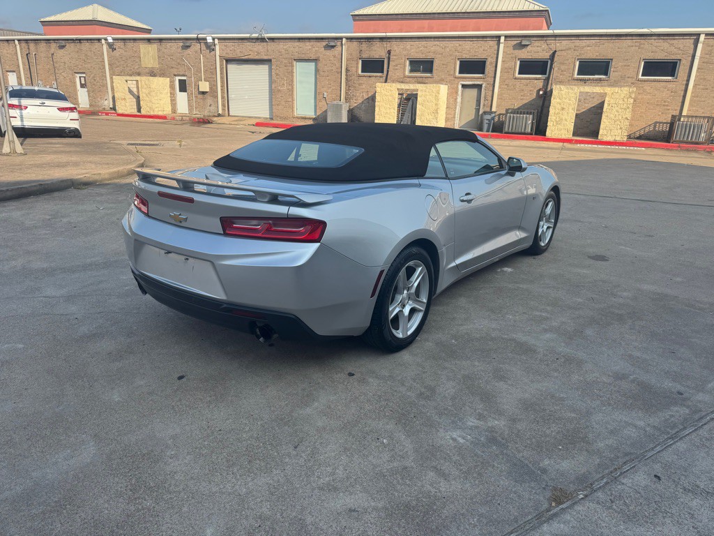 2017 Chevrolet Camaro Image 20