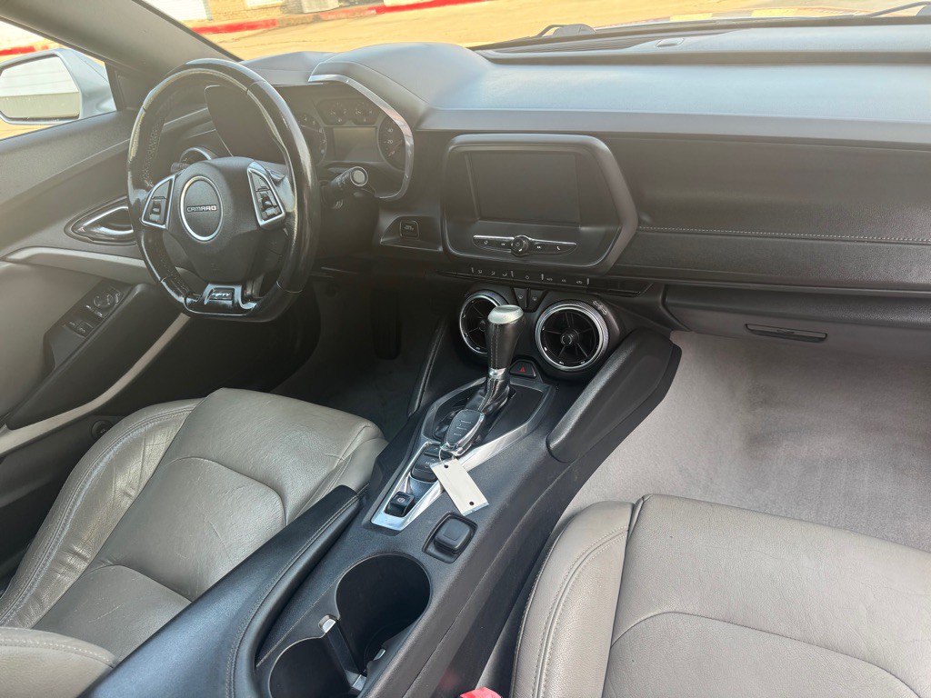 2017 Chevrolet Camaro Image 36