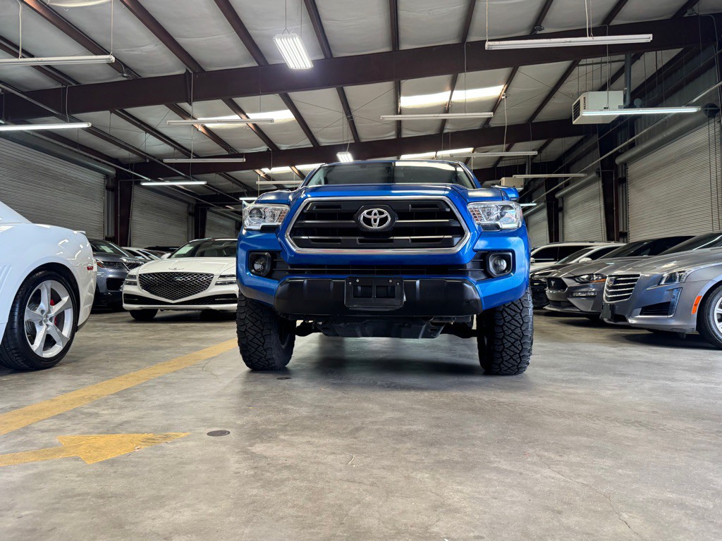 2016 Toyota Tacoma Image 9