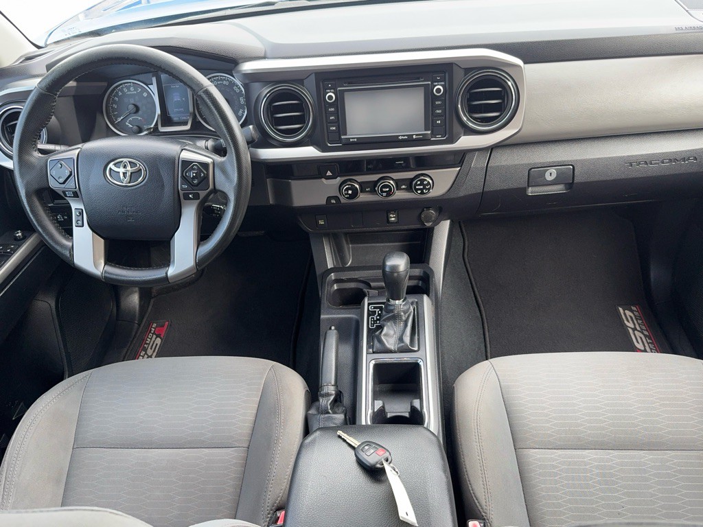 2016 Toyota Tacoma Image 17