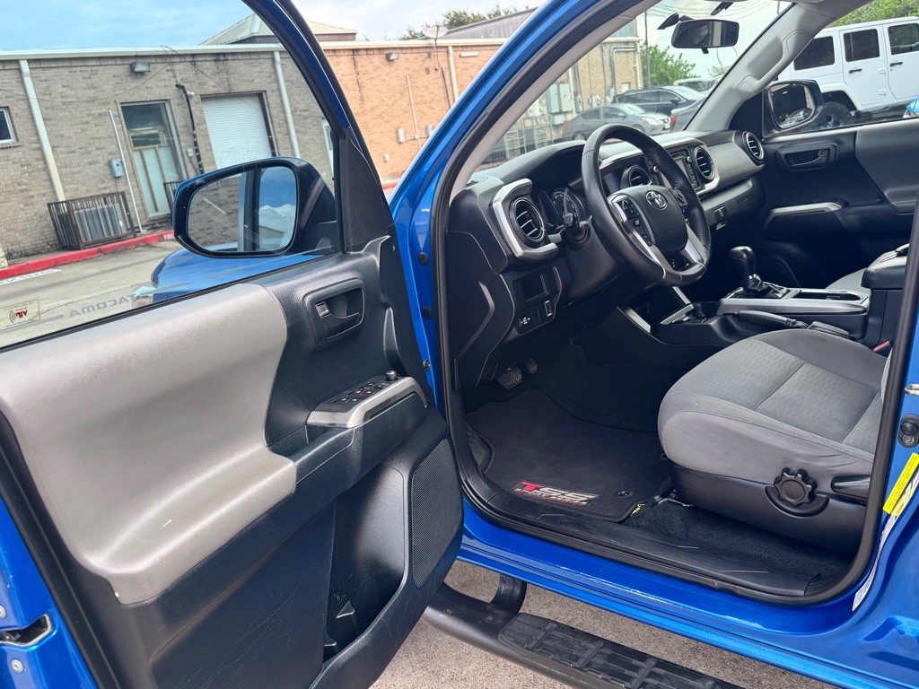 2016 Toyota Tacoma Image 19