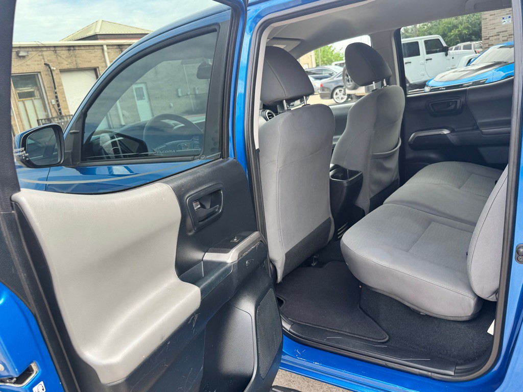 2016 Toyota Tacoma Image 22