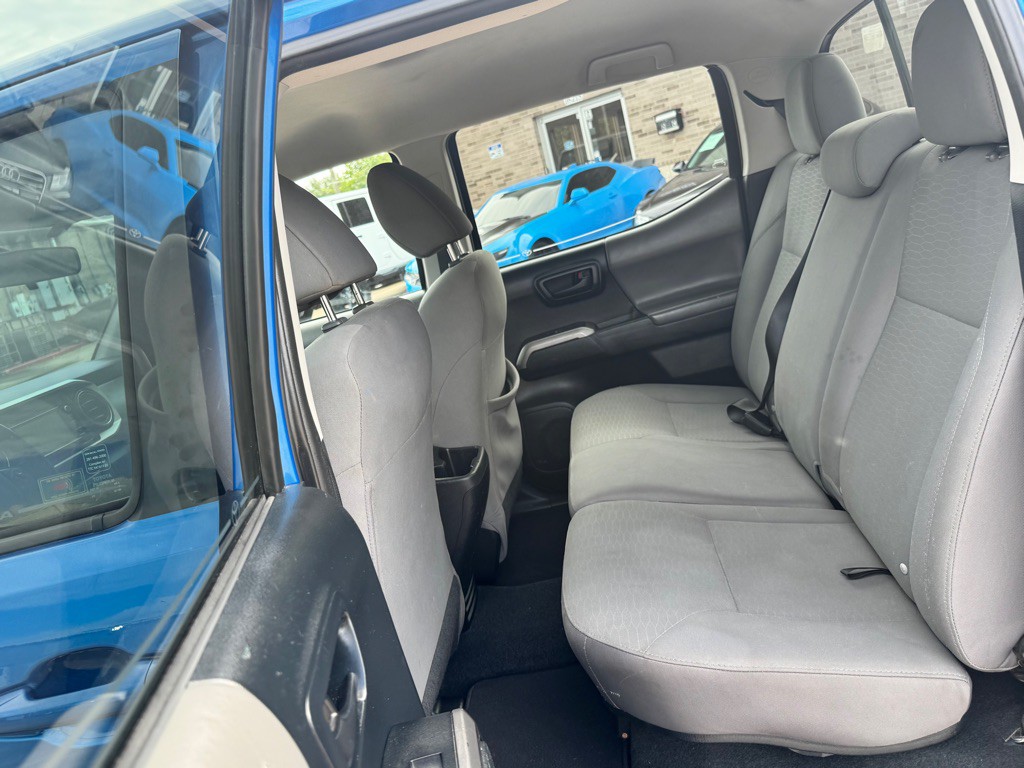 2016 Toyota Tacoma Image 23