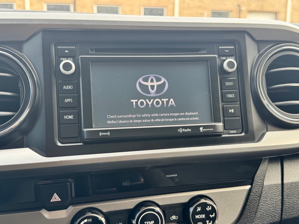 2016 Toyota Tacoma Image 25