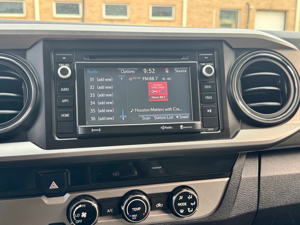 2016 Toyota Tacoma Image 26