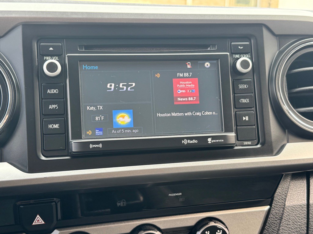 2016 Toyota Tacoma Image 27