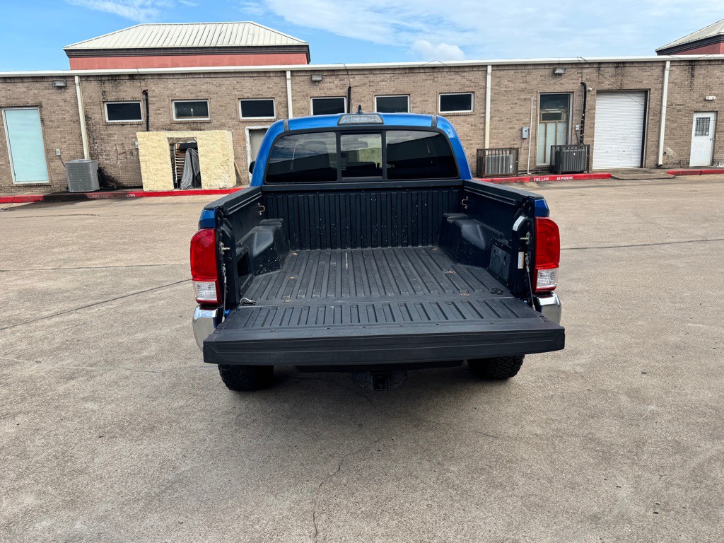 2016 Toyota Tacoma Image 33