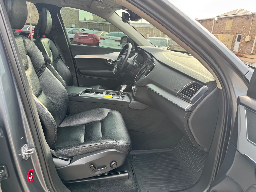 2016 Volvo XC90 Image 24