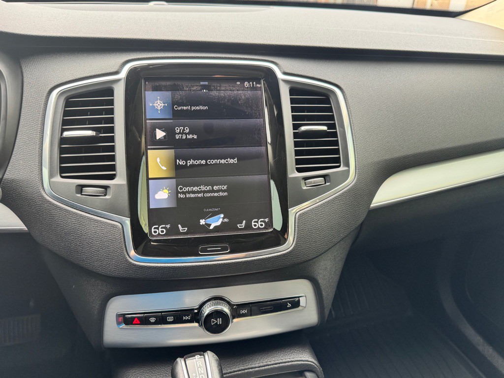 2016 Volvo XC90 Image 32