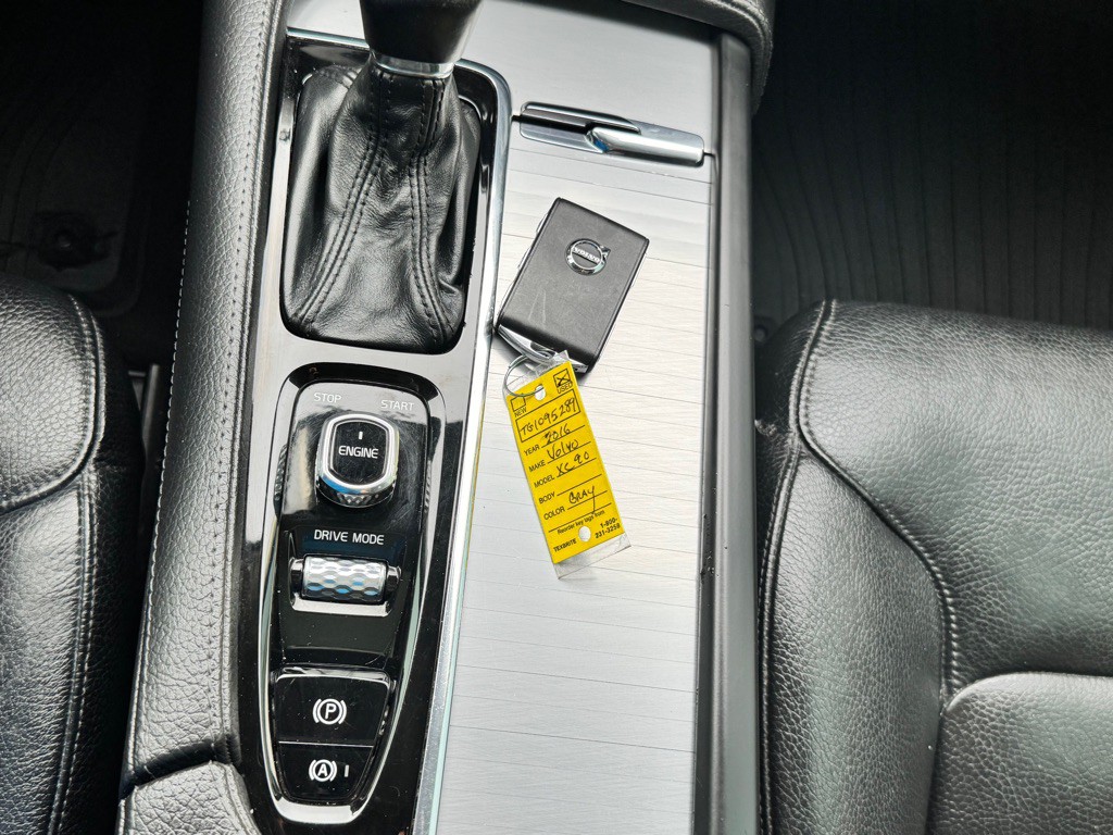 2016 Volvo XC90 Image 40