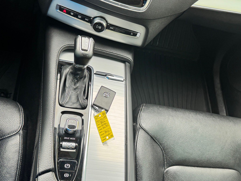 2016 Volvo XC90 Image 41
