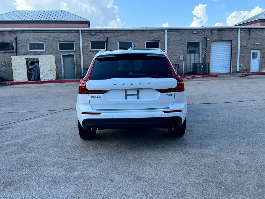 2018 Volvo XC60 Image 15