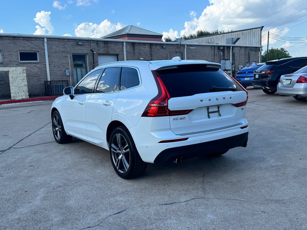 2018 Volvo XC60 Image 16