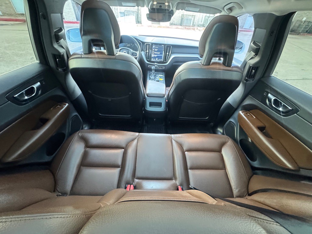 2018 Volvo XC60 Image 26