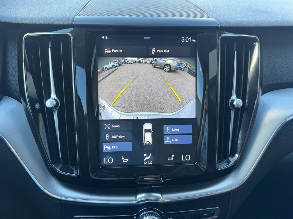 2018 Volvo XC60 Image 34