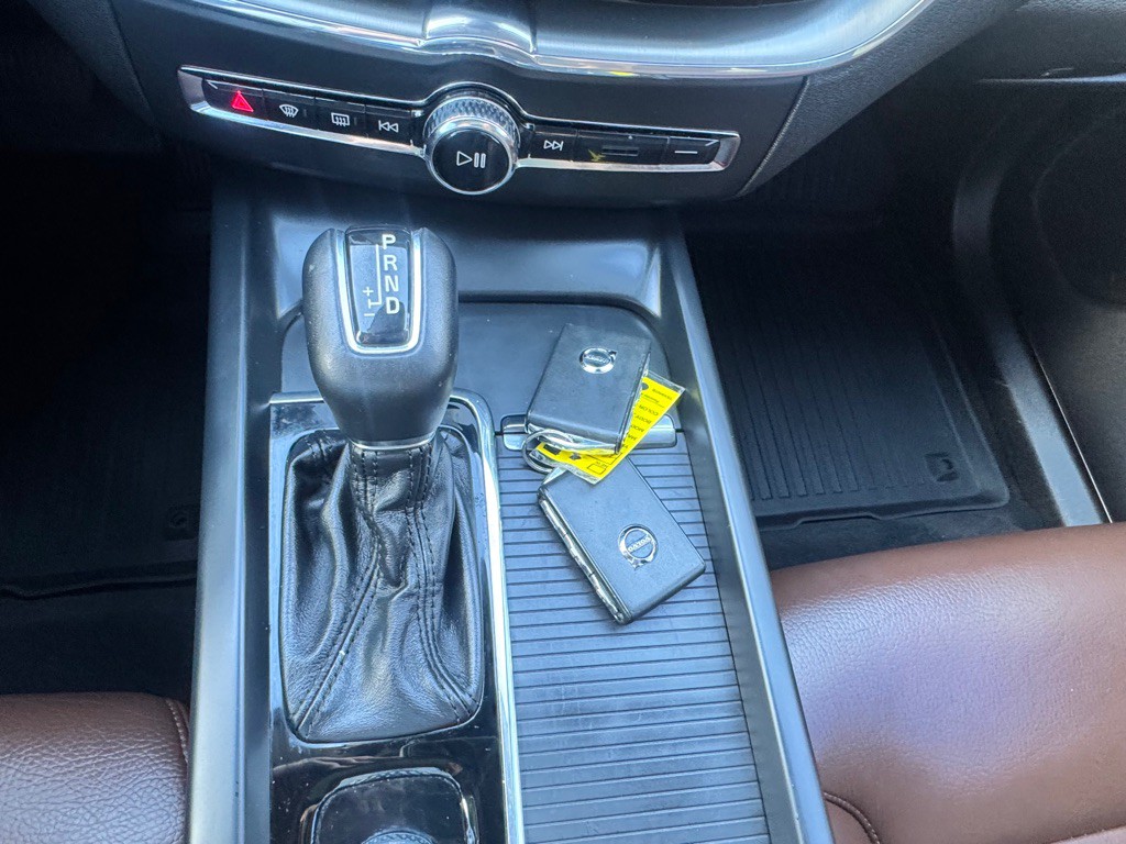 2018 Volvo XC60 Image 38