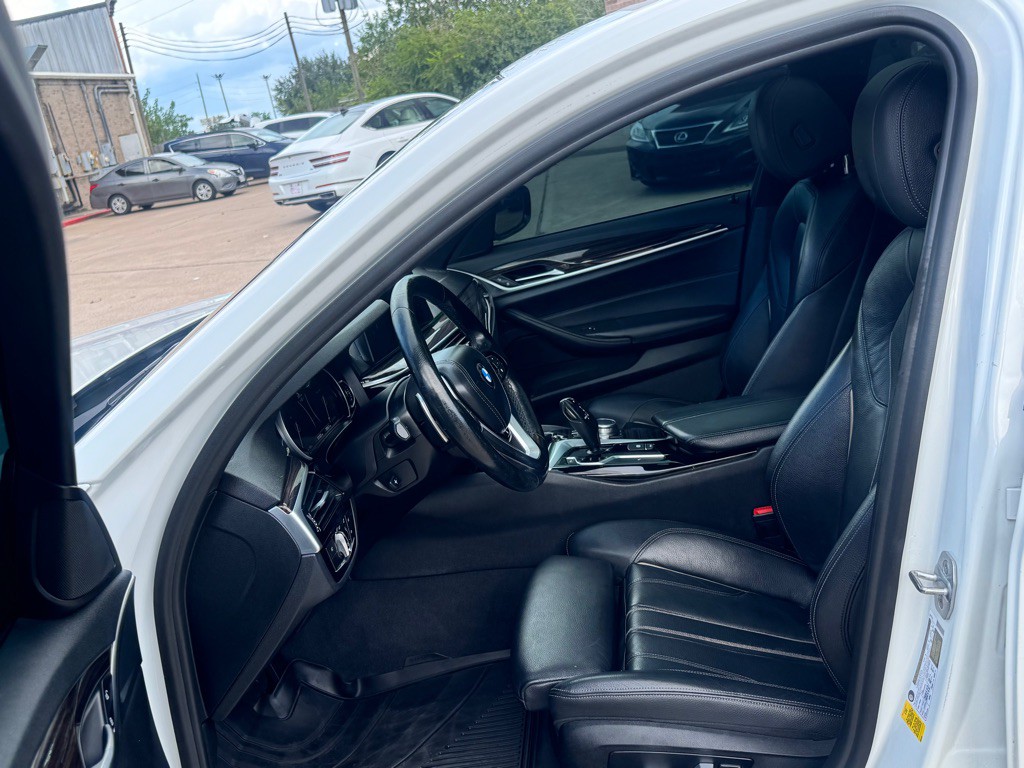 2018 BMW 5 Series Image 17