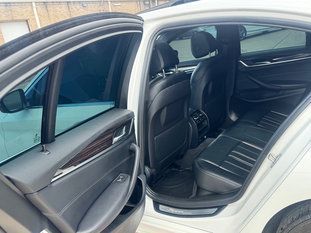 2018 BMW 5 Series Image 19