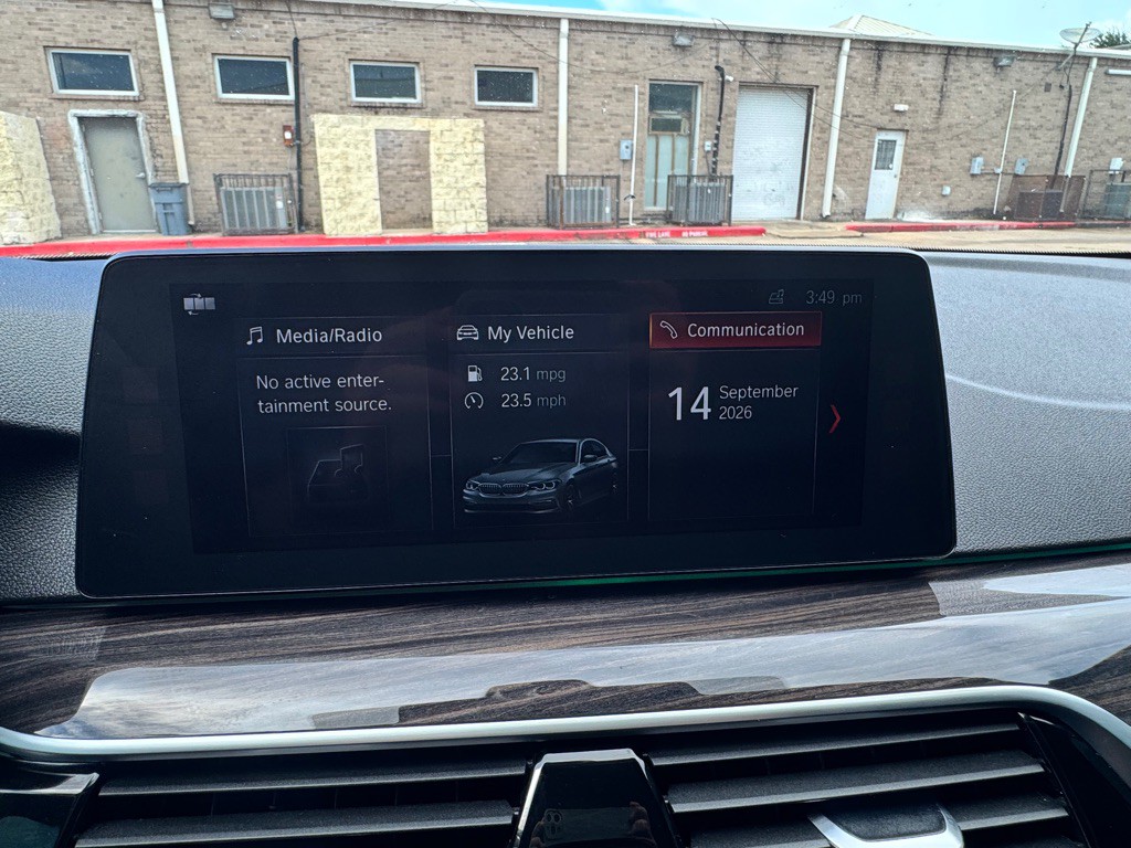 2018 BMW 5 Series Image 32