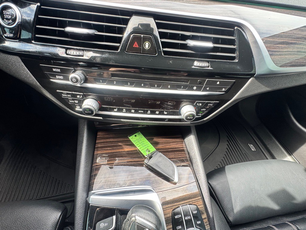 2018 BMW 5 Series Image 35