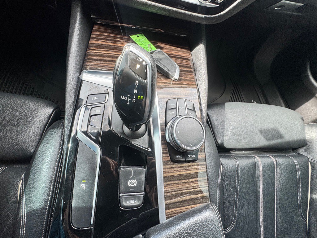 2018 BMW 5 Series Image 37