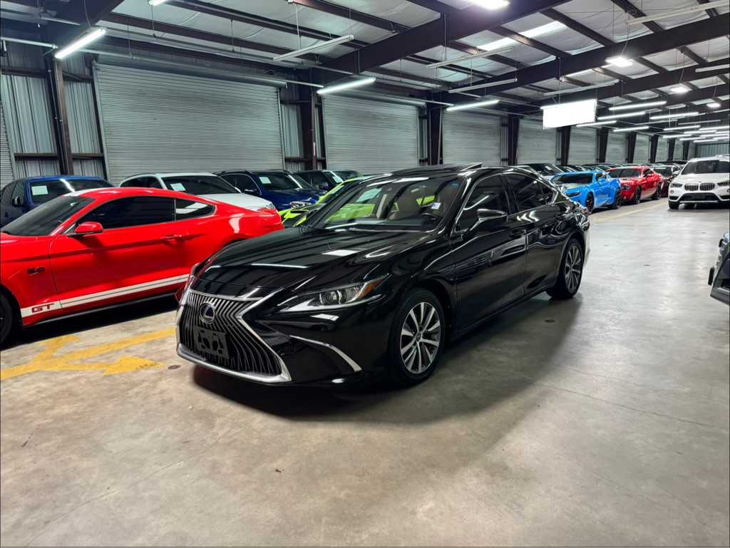 2019 Lexus ES Image 1