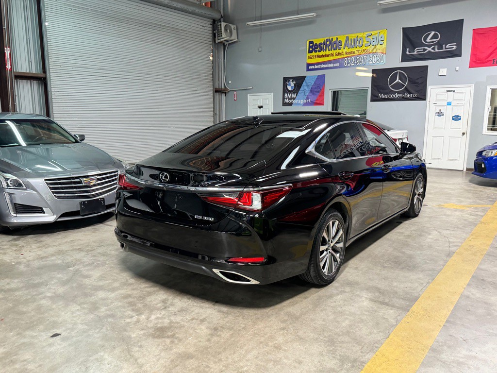 2019 Lexus ES Image 4