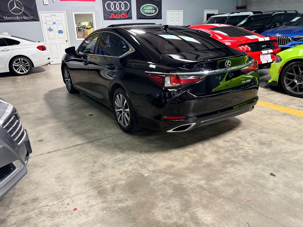 2019 Lexus ES Image 6