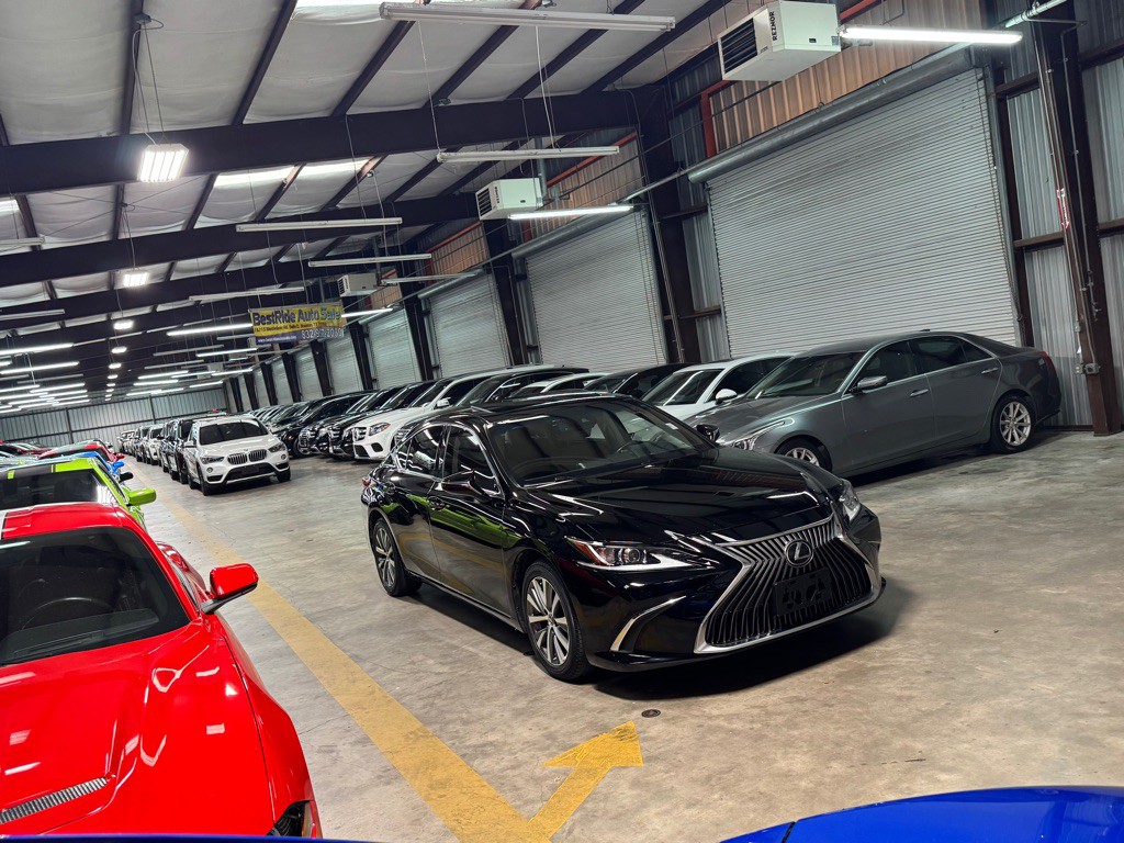 2019 Lexus ES Image 9