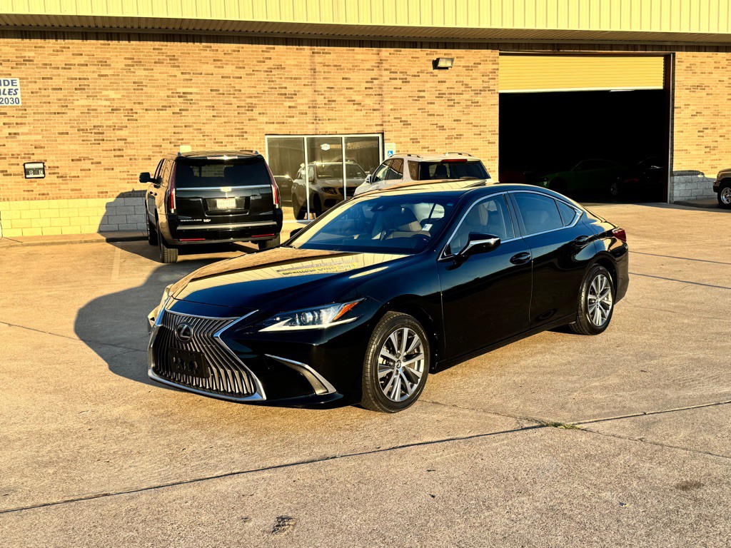 2019 Lexus ES Image 12