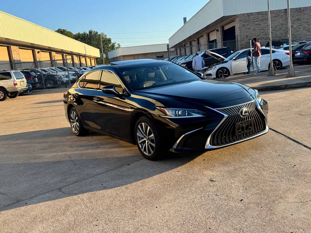 2019 Lexus ES Image 14