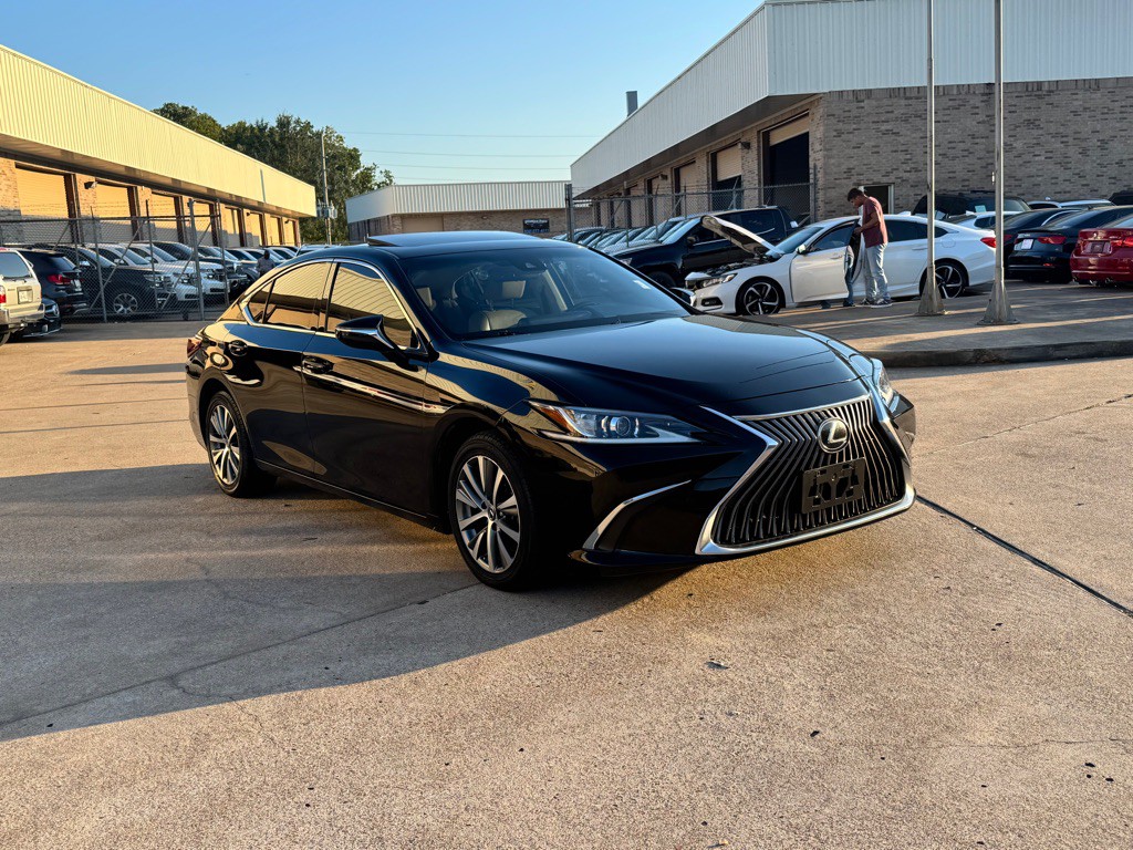 2019 Lexus ES Image 15