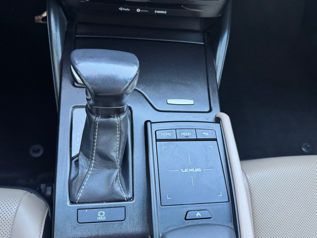 2019 Lexus ES Image 35