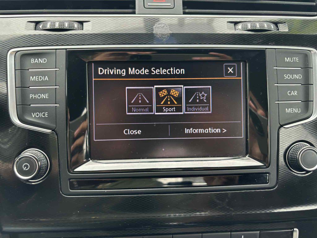 2015 Volkswagen GTI Image 10