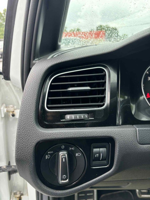 2015 Volkswagen GTI Image 13