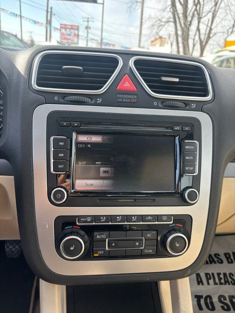 2010 Volkswagen Eos Image 10