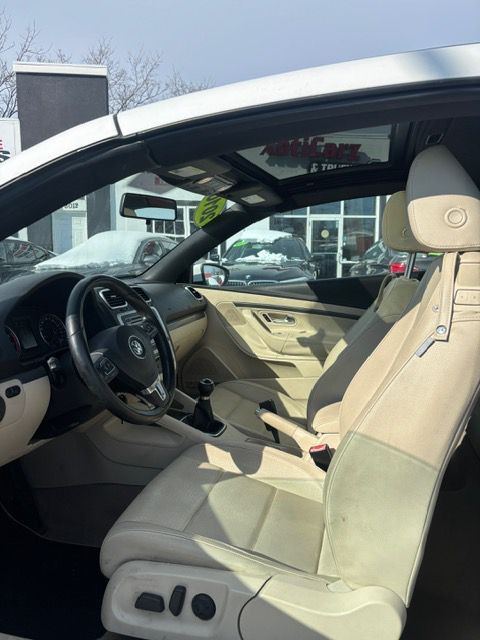 2010 Volkswagen Eos Image 14