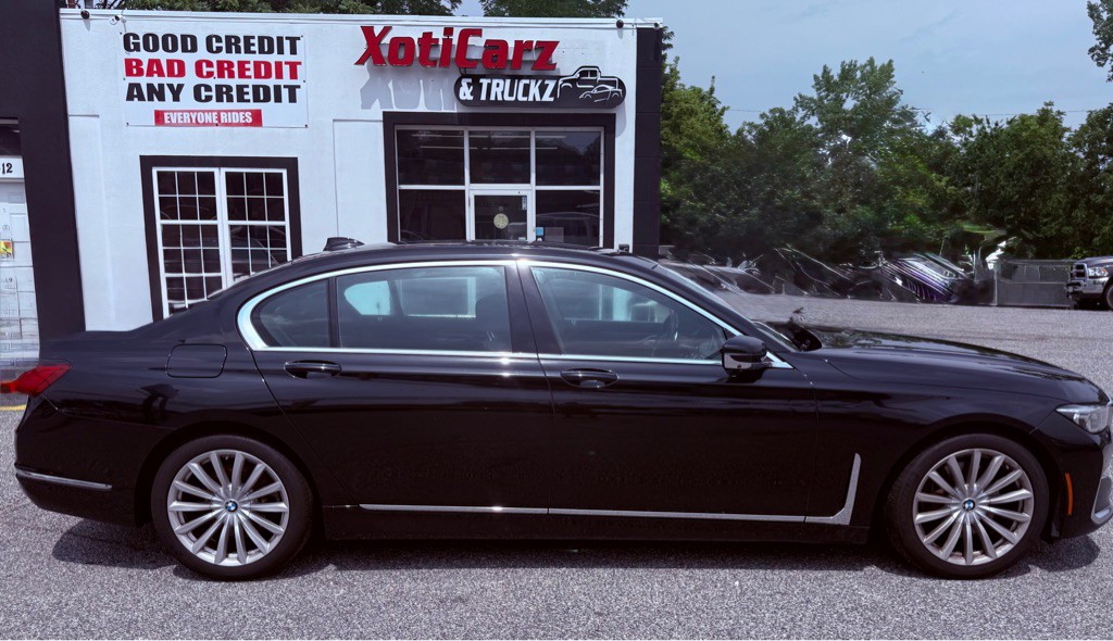 2022 BMW 7 Series Image 1