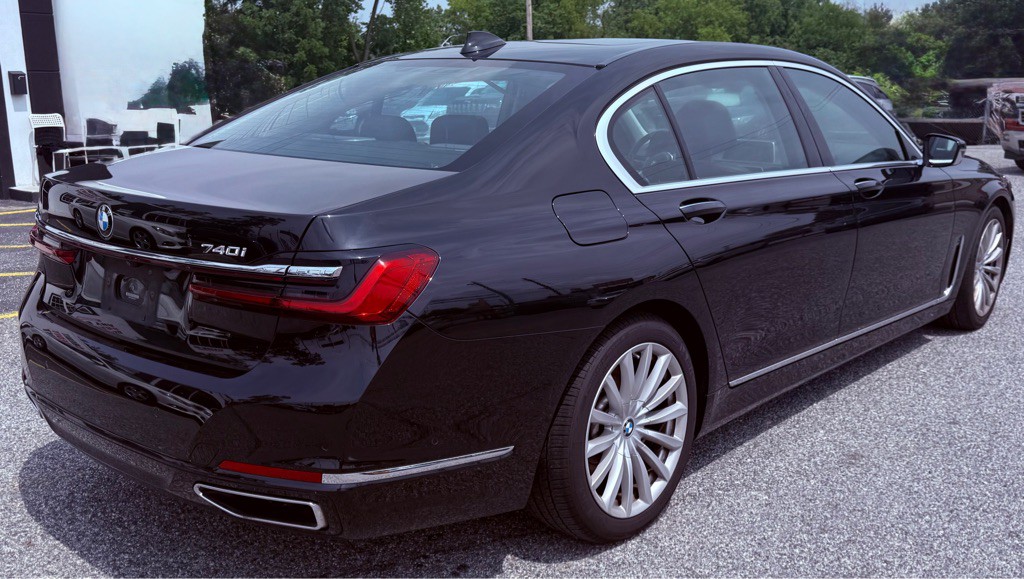 2022 BMW 7 Series Image 3