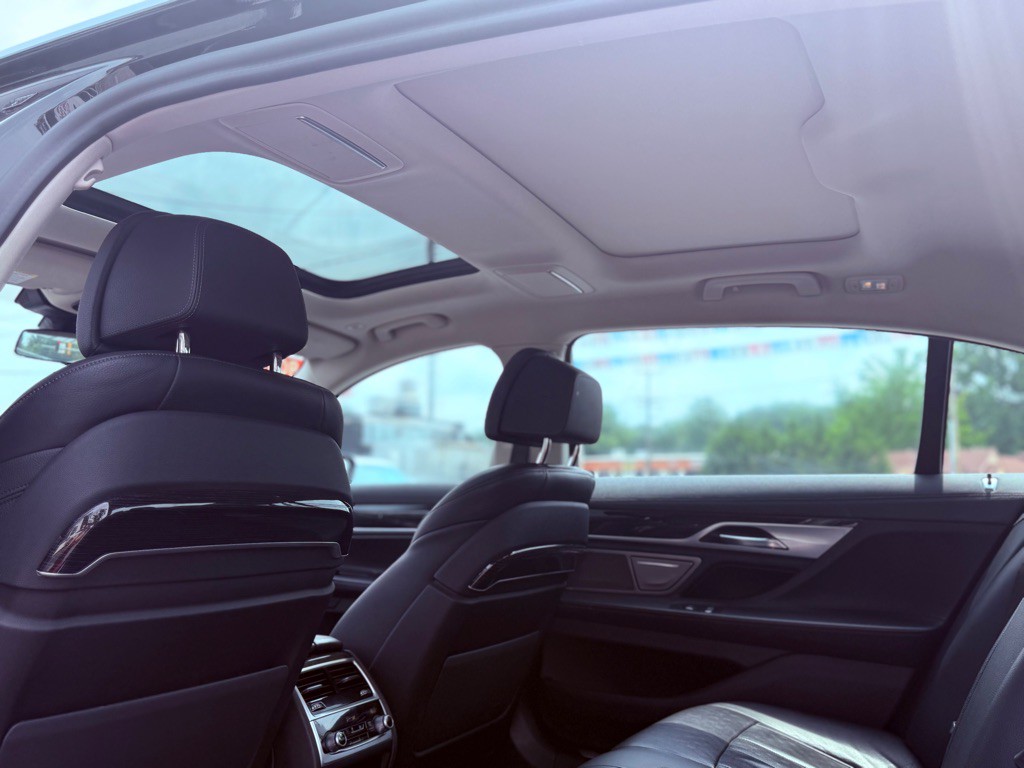 2022 BMW 7 Series Image 15