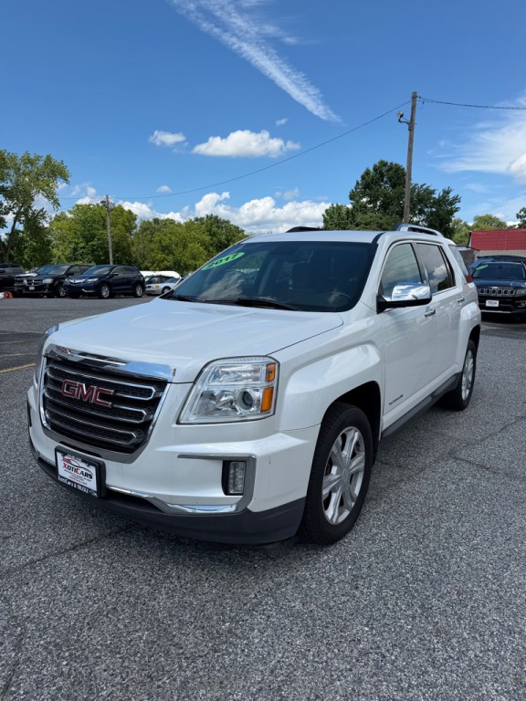 2017 GMC Terrain Image 2