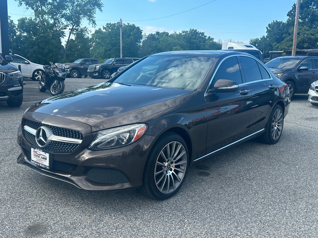 2015 Mercedes-Benz C-Class Image 2