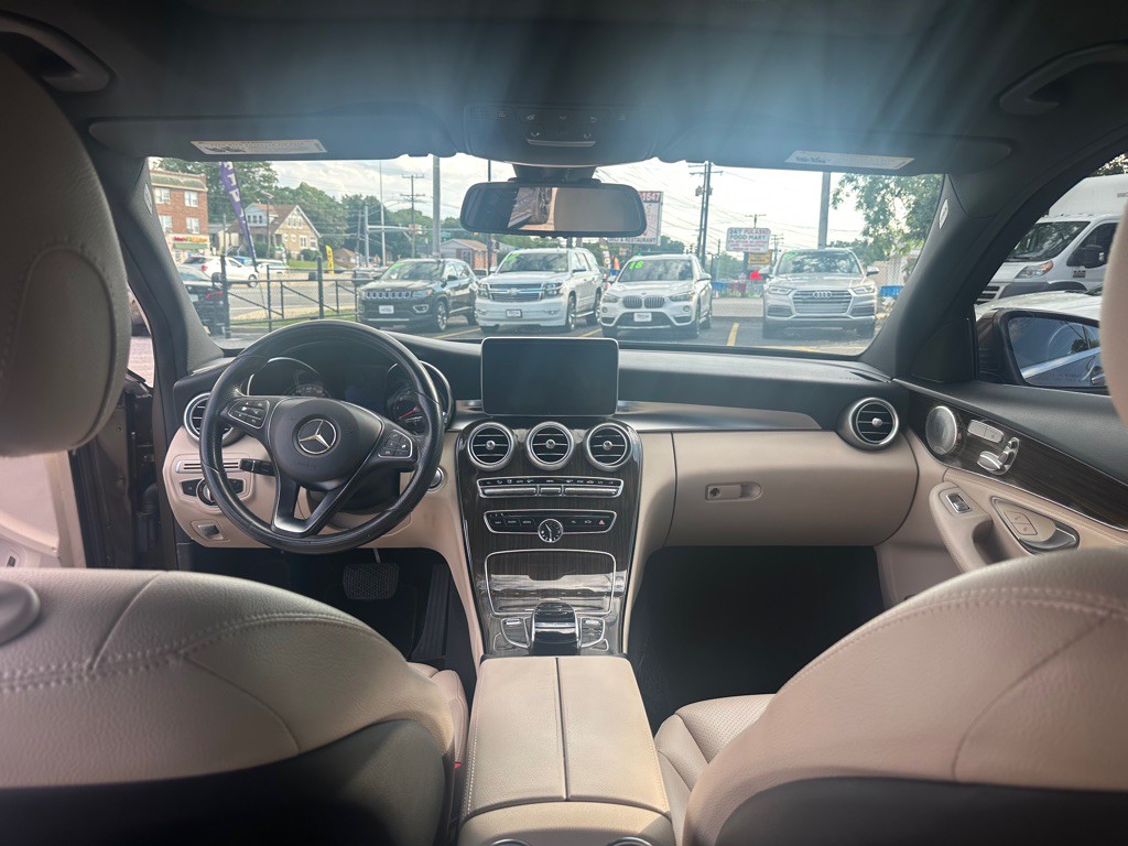 2015 Mercedes-Benz C-Class Image 11