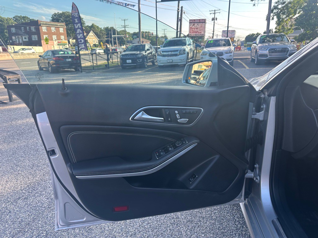 2018 Mercedes-Benz CLA-Class Image 8