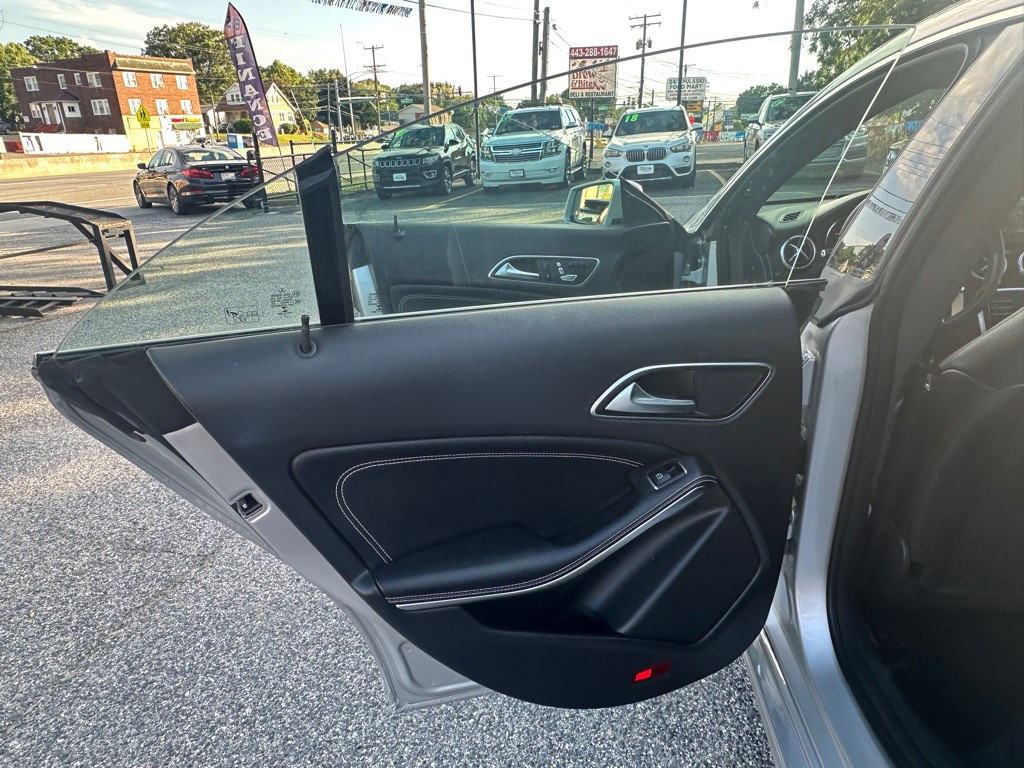 2018 Mercedes-Benz CLA-Class Image 10