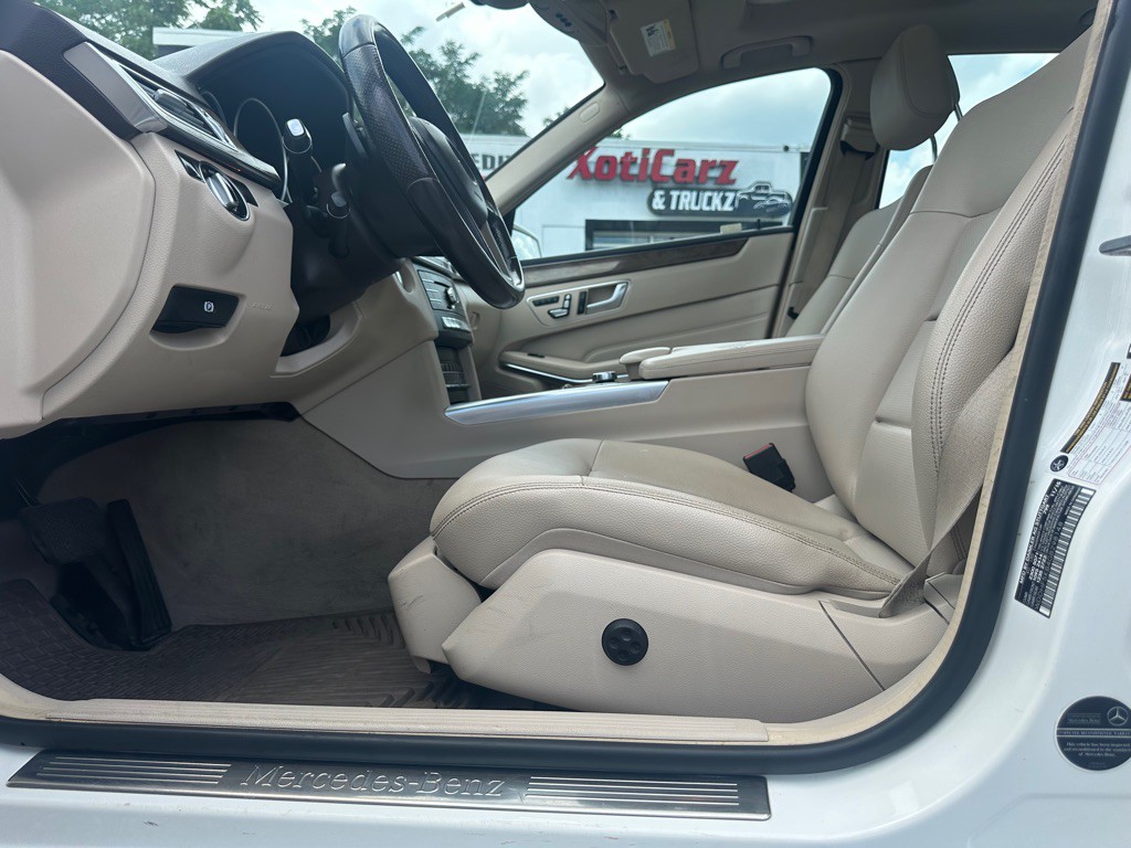2016 Mercedes-Benz E-Class Image 9